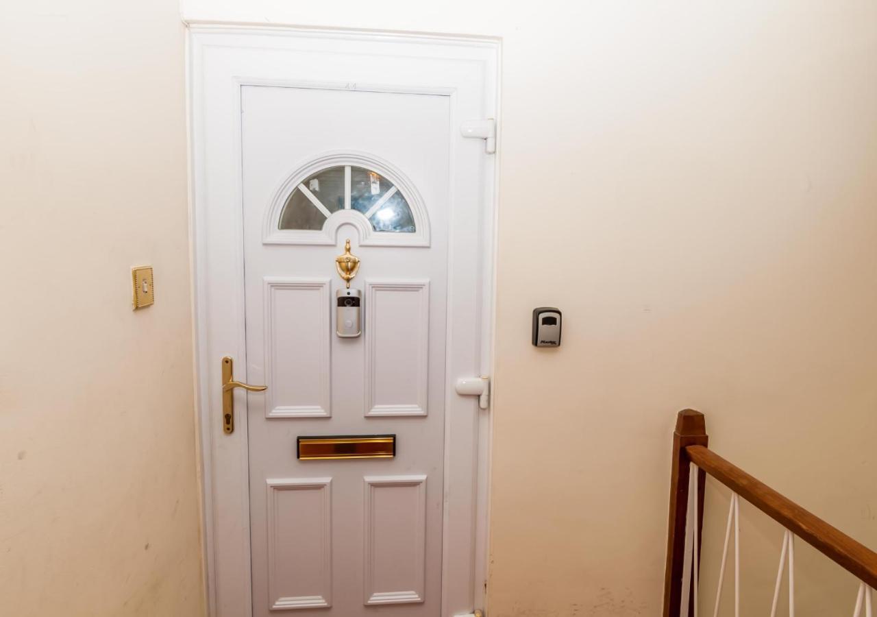 2 Bed Apartment-5 Guests - Business-Relocation-Parking - The Brighton Short Stay & Serviced Apartments Esterno foto