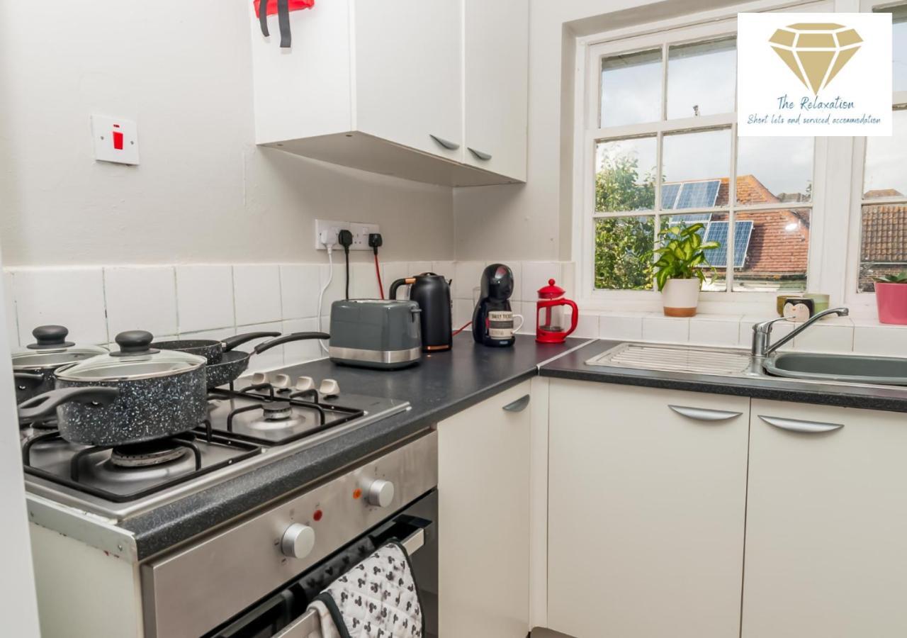 2 Bed Apartment-5 Guests - Business-Relocation-Parking - The Brighton Short Stay & Serviced Apartments Esterno foto