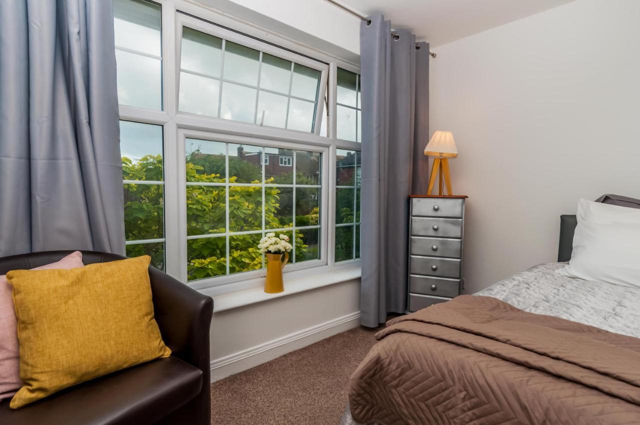 2 Bed Apartment-5 Guests - Business-Relocation-Parking - The Brighton Short Stay & Serviced Apartments Esterno foto